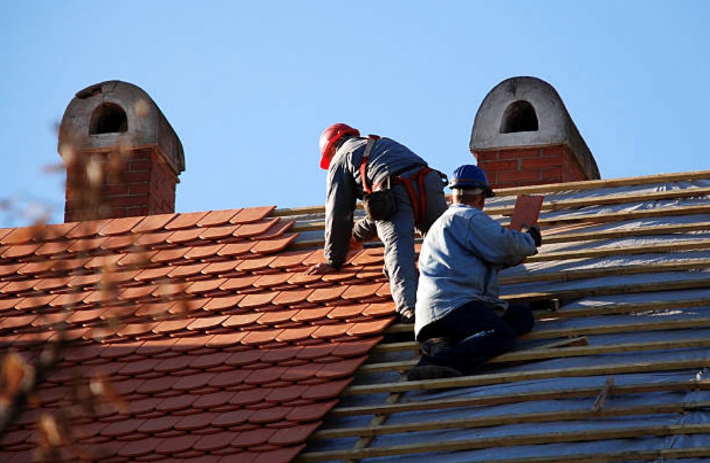 5 Signs It’s Time to Replace Your Roof